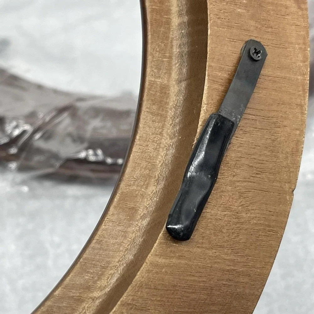 Van Hygan & Smythe Round Wood 8.5